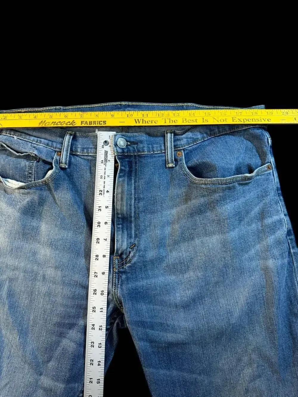 Levis 550 Relaxed Fit Jeans Mens 38x34 Medium Wash Vintage Distressed Frayed